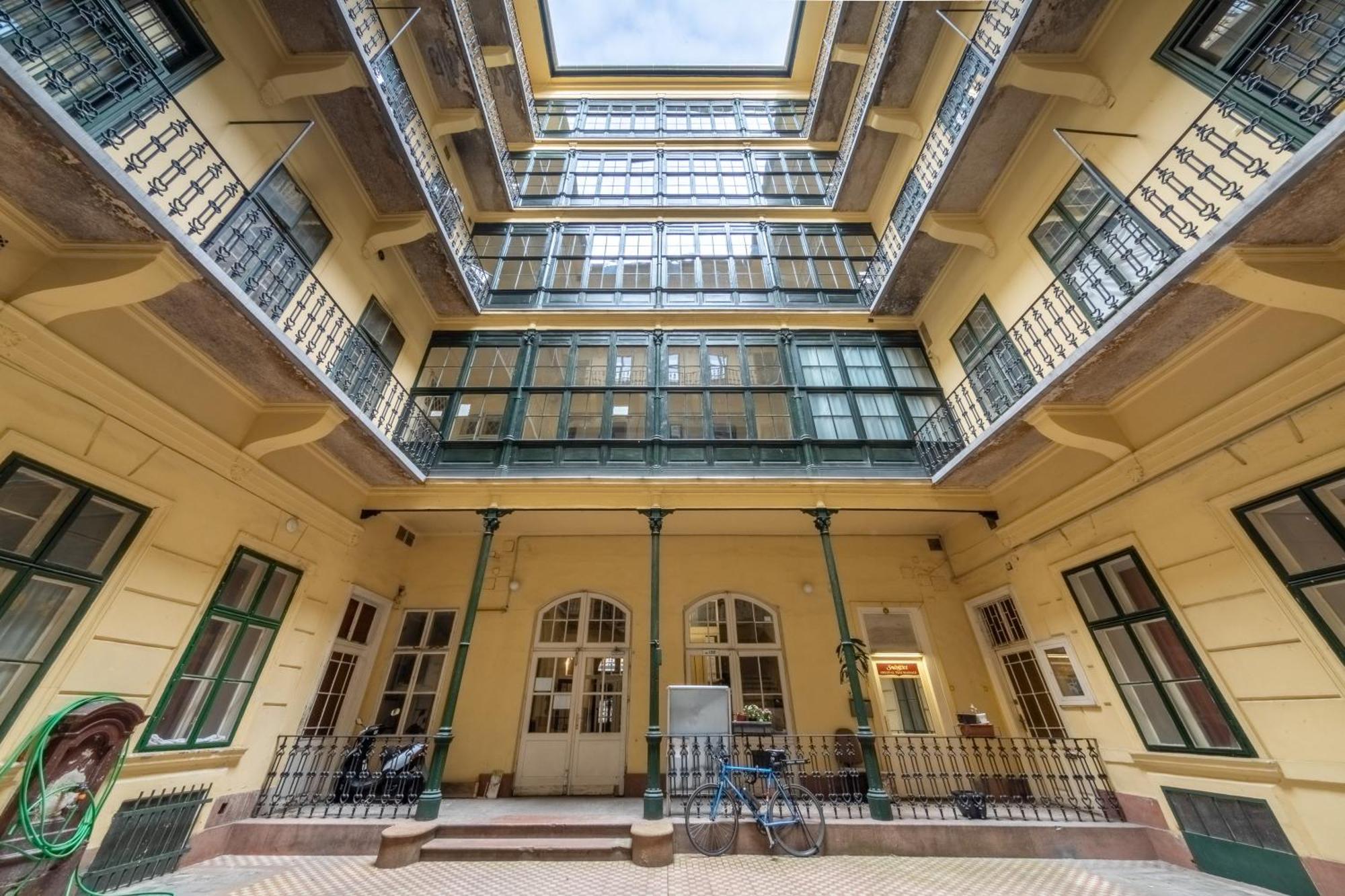 Hungarian Souvenir Apartment Budapest Luaran gambar