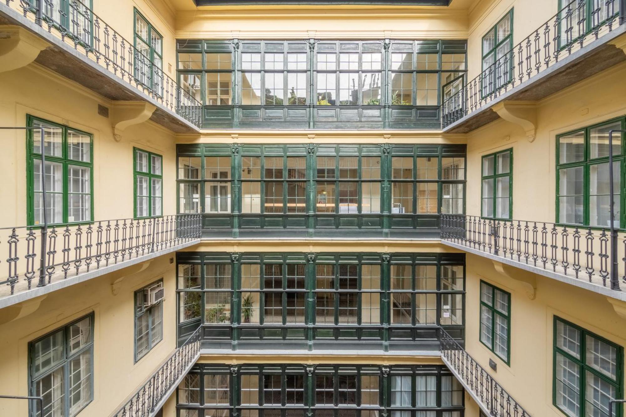 Hungarian Souvenir Apartment Budapest Luaran gambar