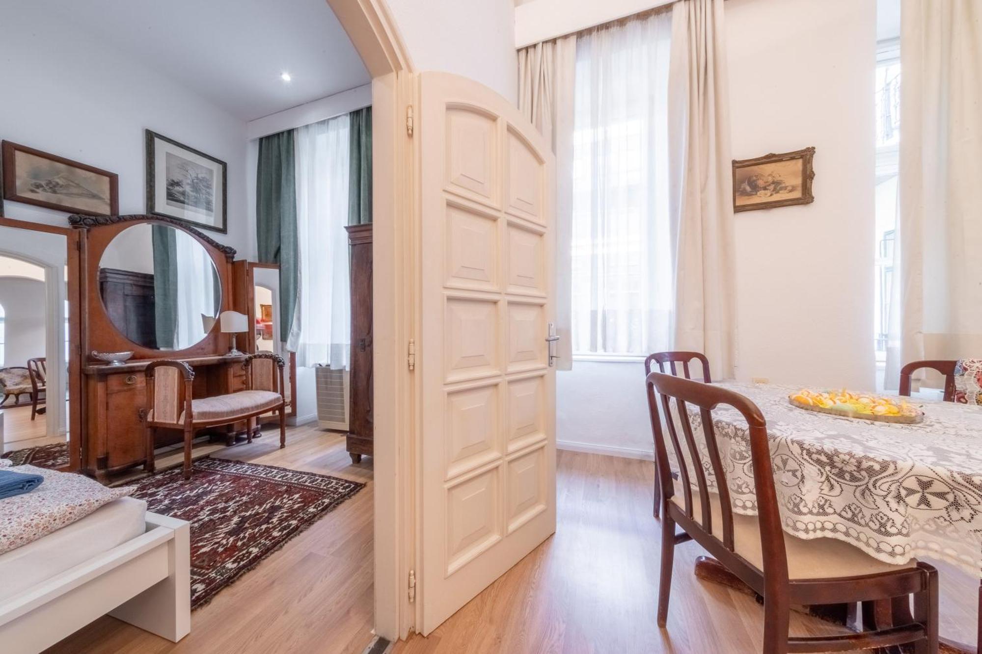 Hungarian Souvenir Apartment Budapest Luaran gambar